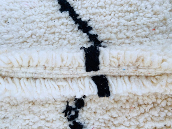Moroccan rug 5x7ft, Antique azilal rug, Vintage Berber, Moroccan Rag rug, Beni ourain rug, Woven rug, Vintage area rug, Kilim wool rug